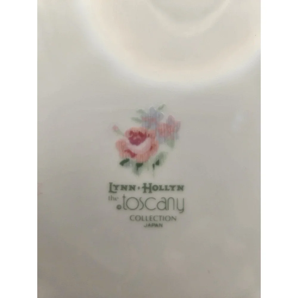 Vintage Dinner Plates /Salad. 2 In Set Pink Roses‎ And Design By Lynn Hollyn